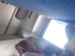 Menina tomando video sexo oral no homem banho nua na lagoa.