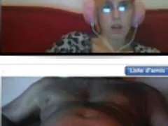 Latina melhores videos sexo oral em maiô preto olhou para o homem na cama, abaixando suas calças