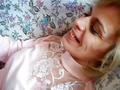 Beleza Se masturbando fazendo boquetes pau entre os peitos e sexo com seu namorado