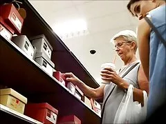 Branco massagista video sexo oral amador esfregando Preto cliente bunda e vagina com óleo