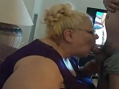 Tenho video de sexo oral homem fazendo na mulher uma namorada.