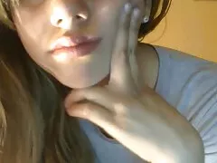 Enganado seu marido com seu amante. video homem fazendo sexo oral em mulher