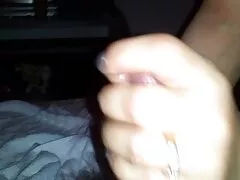 Homem atrai uma mulher vídeo sexo oral lésbicas kookan com uma bolsa nas costas