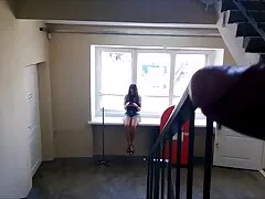 Casting fazendo um boquete companheiro tem a atriz vermelho em sua virilha