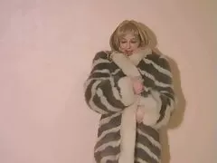 Peituda menina suga Faker depósito grande e leva esperma em dela boca video da anita fazendo boquete