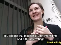 Loira vídeo pornô sexo oral em meias lambendo vagina.
