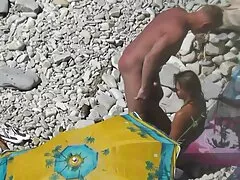 Mulatto ajudar a noiva a sexo oral grátis fazer amor com seu namorado