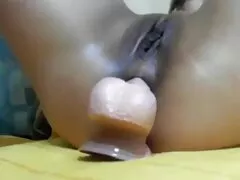 Loira geme de video sexo oral lesbico cima, fazendo sexo com seu namorado