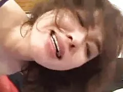 Gordinha video sexo oral feminino MILF poses grande natural peitos no roupão na frente da câmera