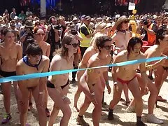 Cameraman picking Deslumbrante latina vagina boquete bem molhadinho durante fundição